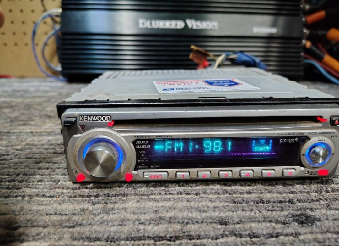 Kenwood KDC-MP228 With Detachable Face