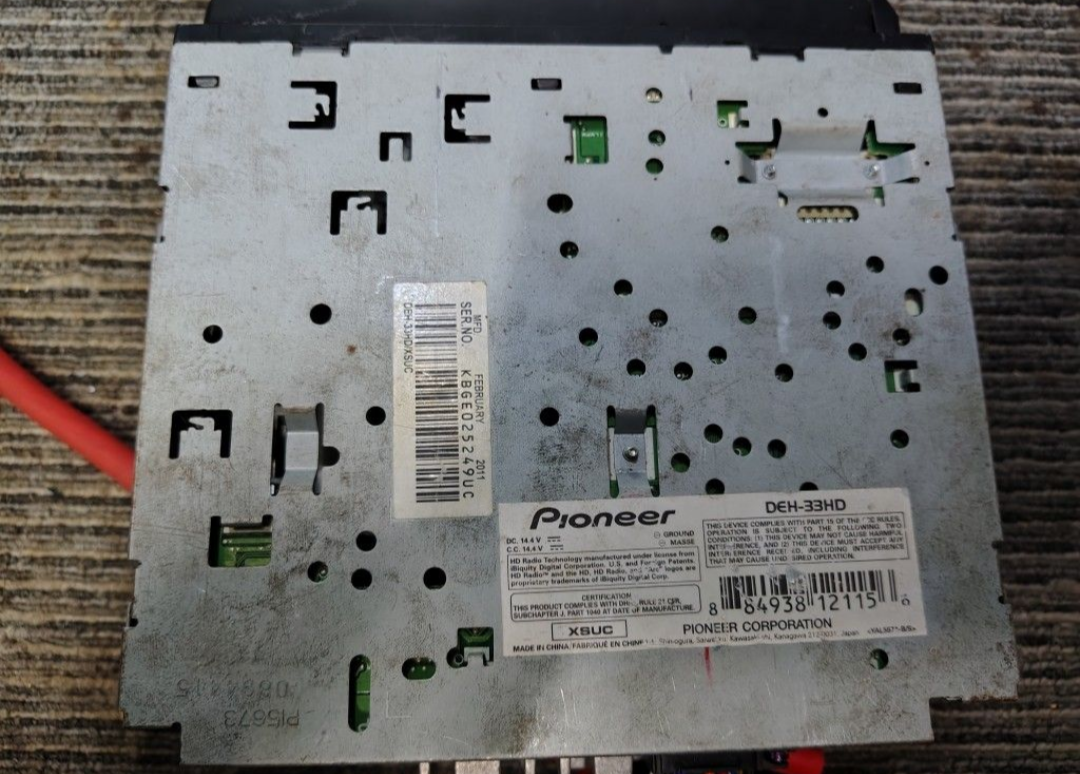 Pioneer DEH-33HD
CD receiver USB Auxiliary