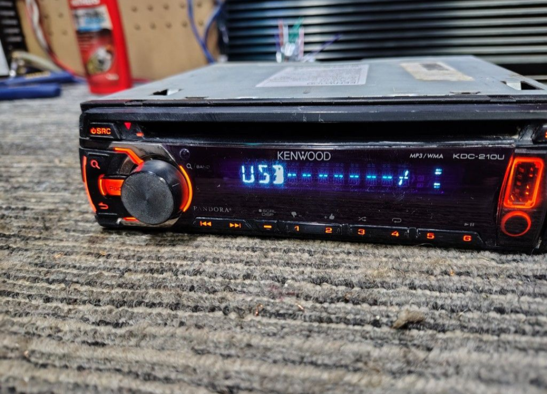 Kenwood KDC 210u Cd Receiver with USB Aux Inputs