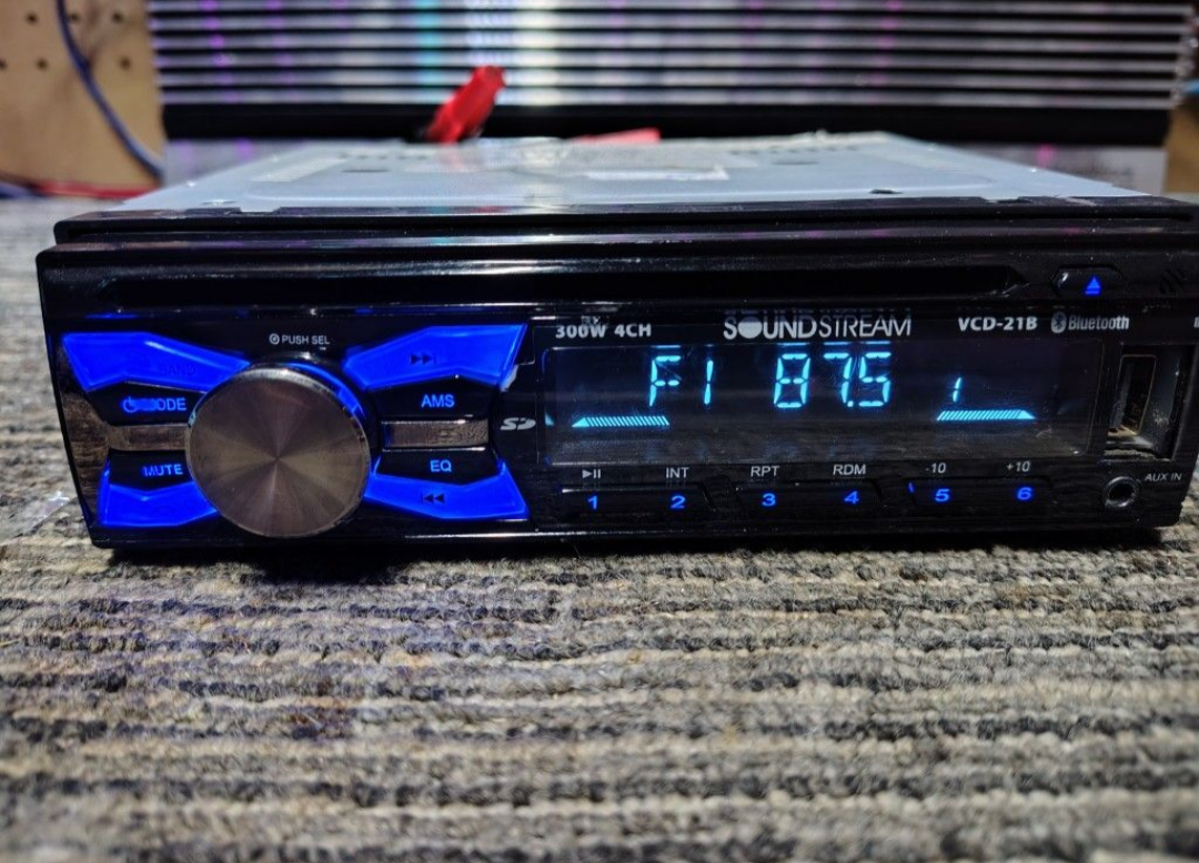 Soundstream VCD-21B Single-DIN In-Dash CD Receiver with USB and Bluetooth