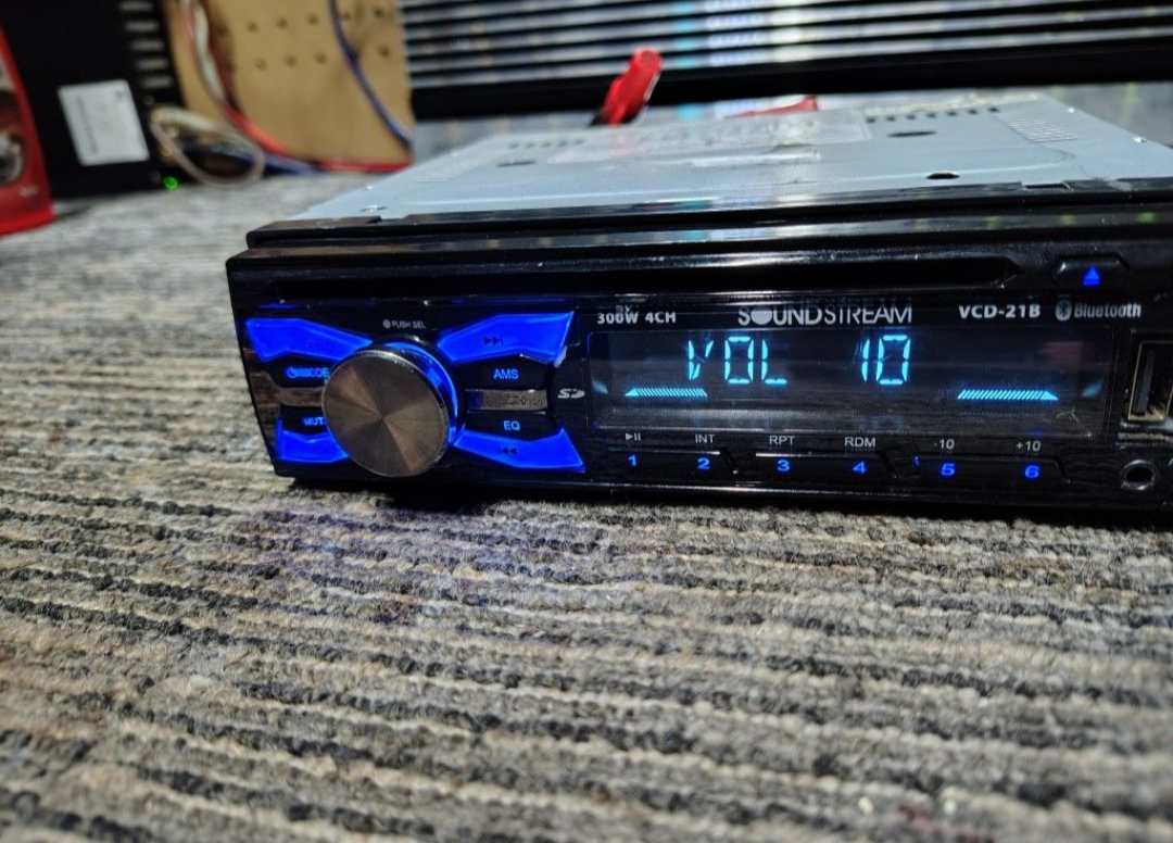 Soundstream VCD-21B Single-DIN In-Dash CD Receiver with USB and Bluetooth