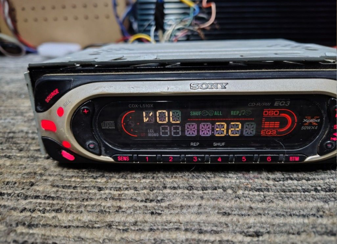 Sony CDX-L510X
CD Receiver