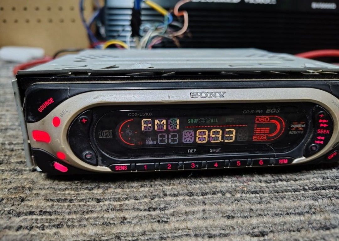 Sony CDX-L510X
CD Receiver