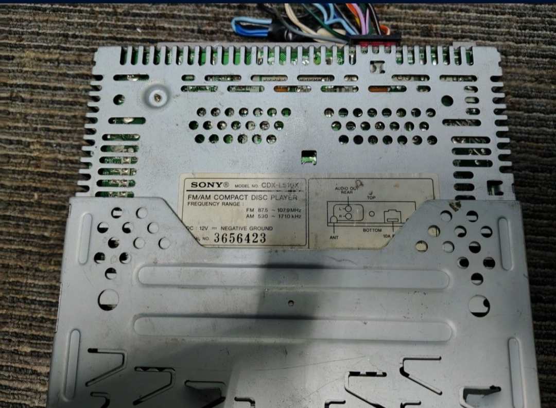 Sony CDX-L510X
CD Receiver