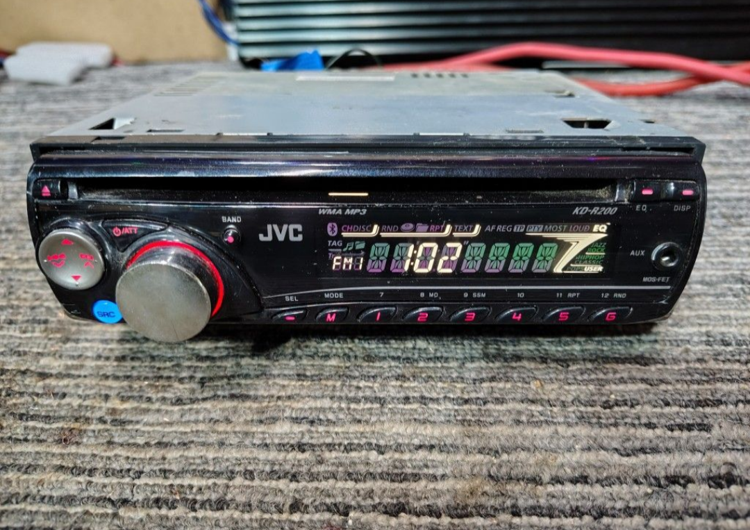 JVC KD-R200
CD receiver Auxiliary