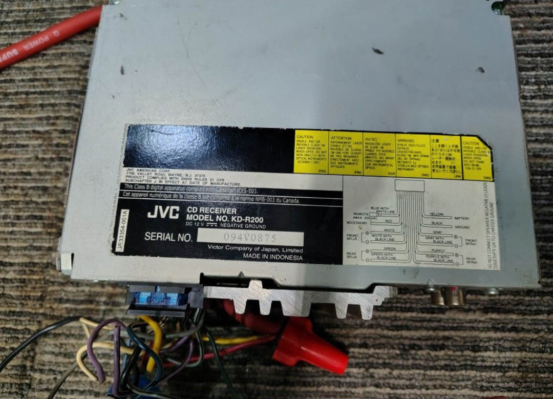 JVC KD-R200
CD receiver Auxiliary