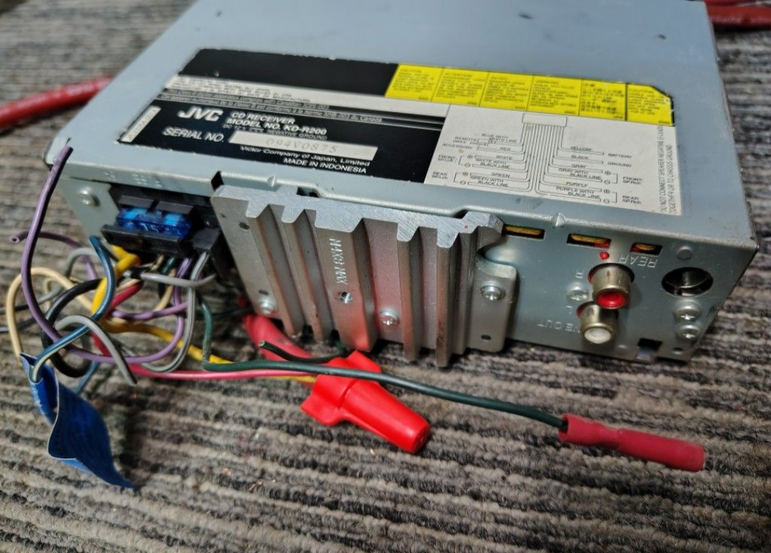 JVC KD-R200
CD receiver Auxiliary