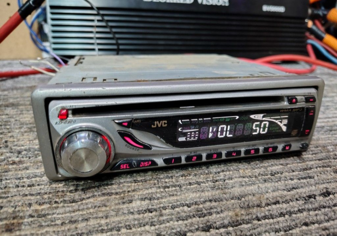 JVC KD-G220
CD receiver with MP3/WMA playback