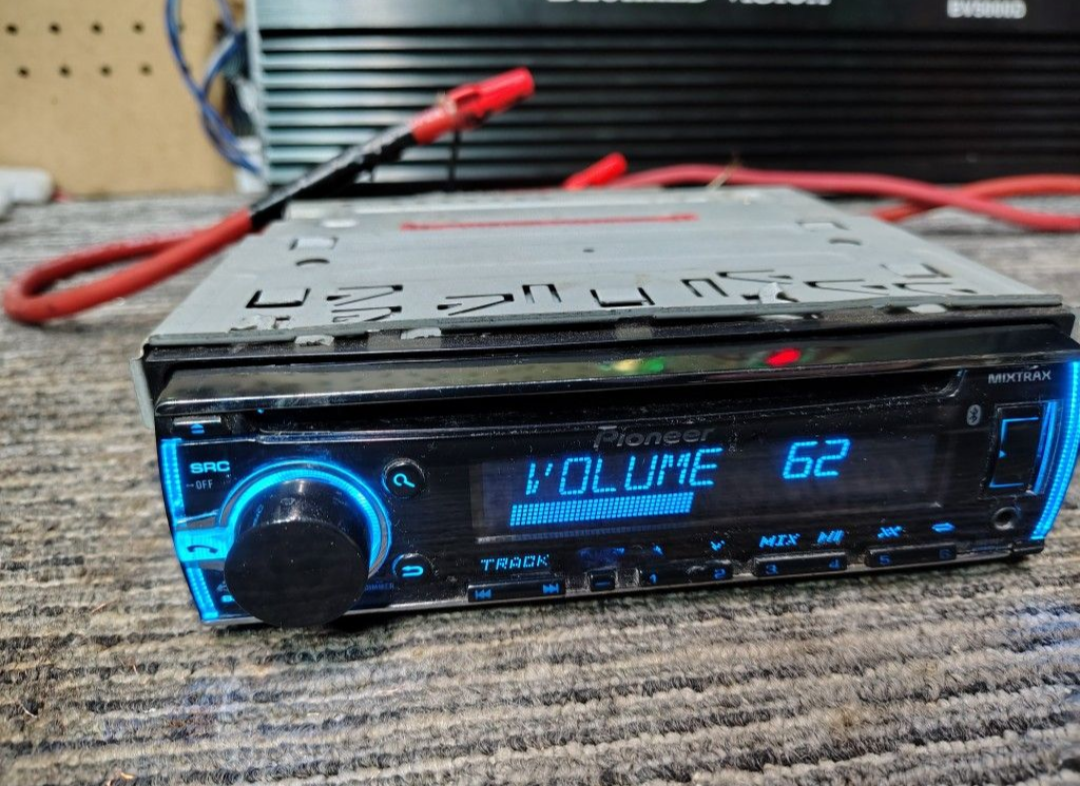 Pioneer DEH-X6810BT Bluetooth USB Auxiliary