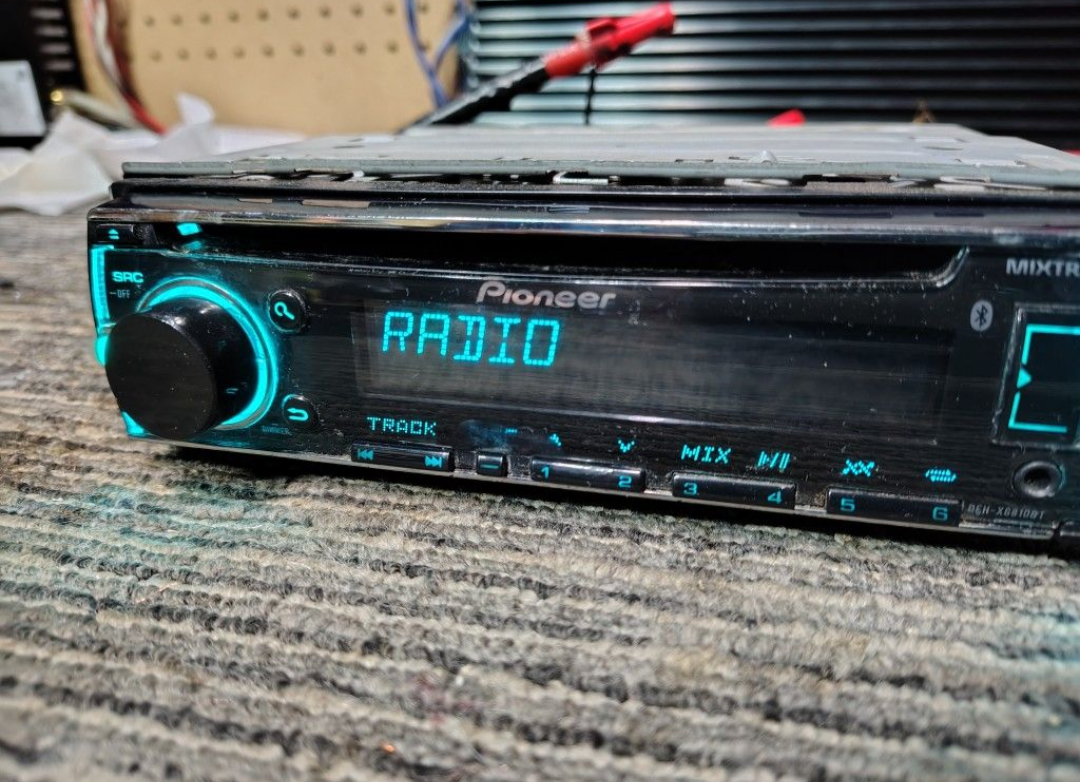 Pioneer DEH-X6810BT Bluetooth USB Auxiliary