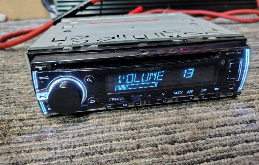 Pioneer DEH-X6810BT Bluetooth USB Auxiliary