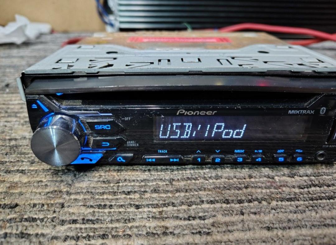 Pioneer DEH-X3910BT
CD receiver Bluetooth USB And Auxiliary
