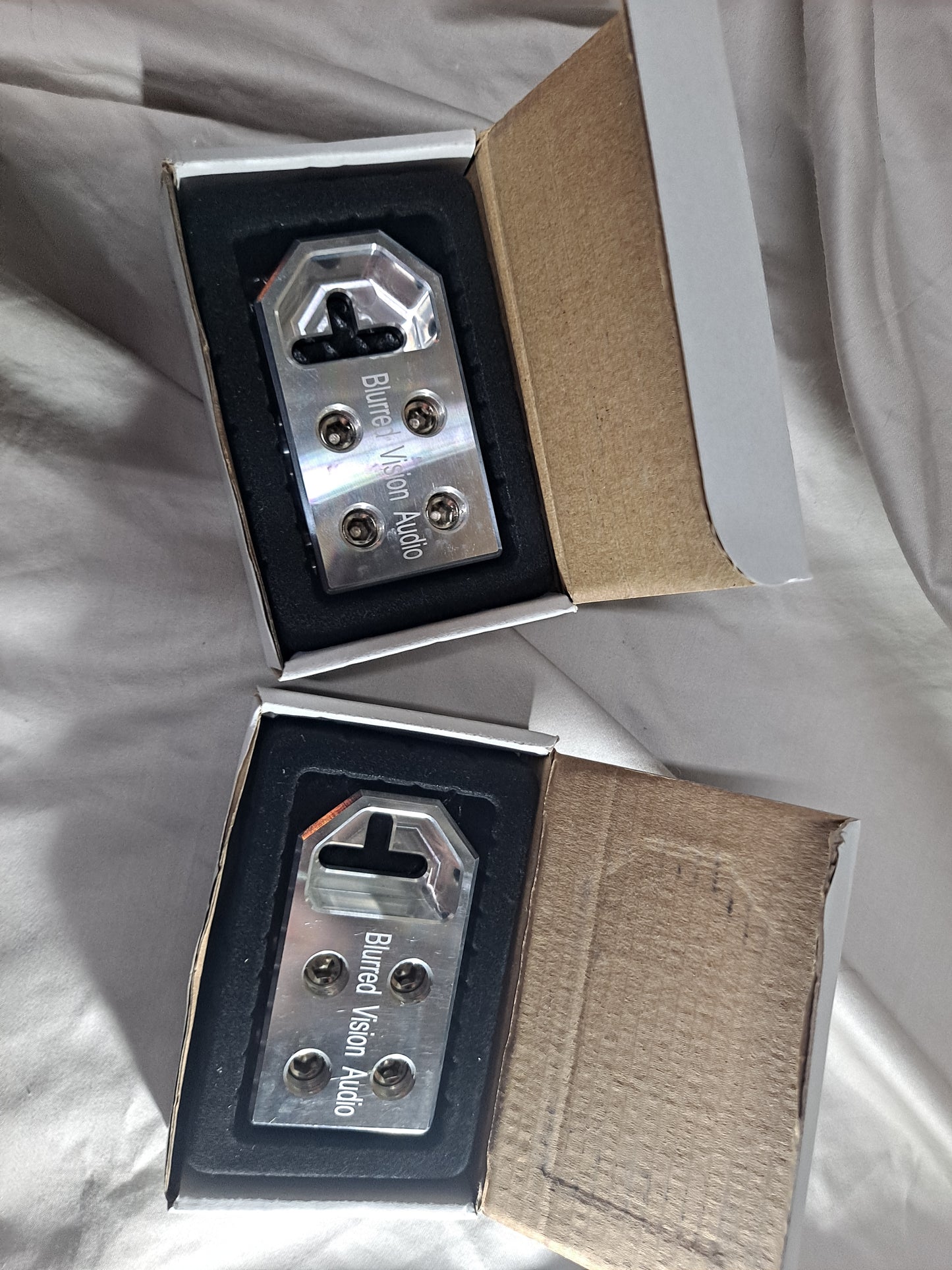 2*Blurred Vision Audio BV4SPOT- High Quality BOLT DOWN SET SCREW TYPE BATTERY TERMINALS
