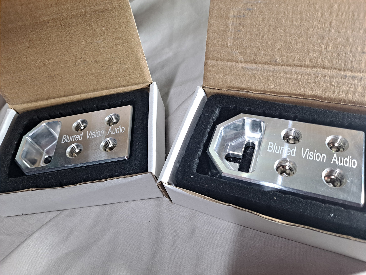 2*Blurred Vision Audio BV4SPOT- High Quality BOLT DOWN SET SCREW TYPE BATTERY TERMINALS