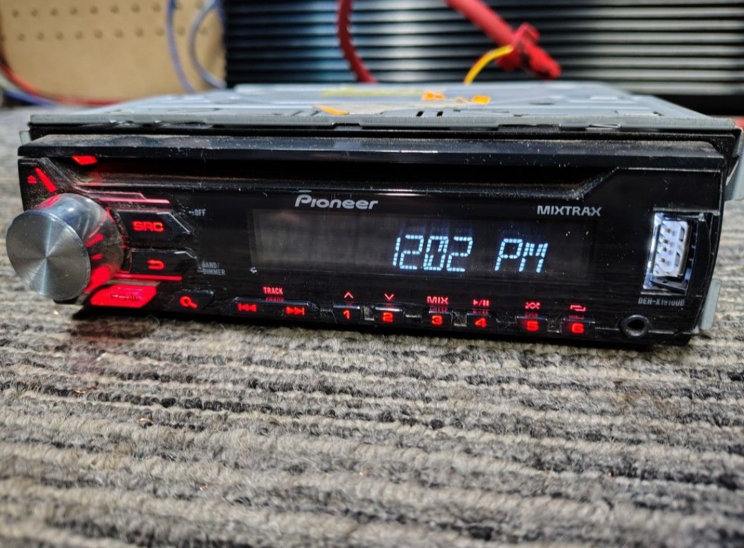 Pioneer DEH-X1910UB
CD receiver Auxiliary Usb