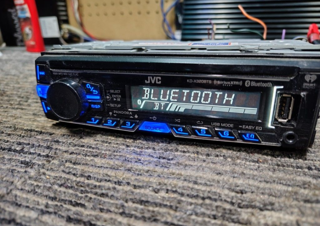 JVC KD-X320BTS
Digital media reiciver