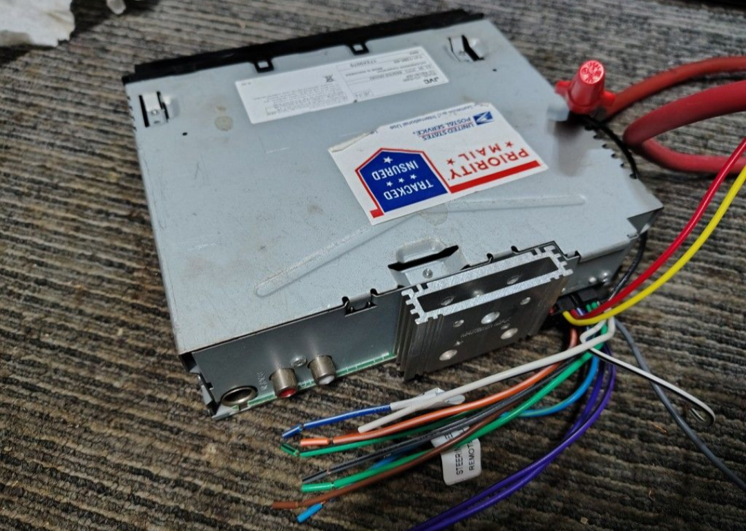 JVC KD-R490
CD receiver USB & Auxiliary