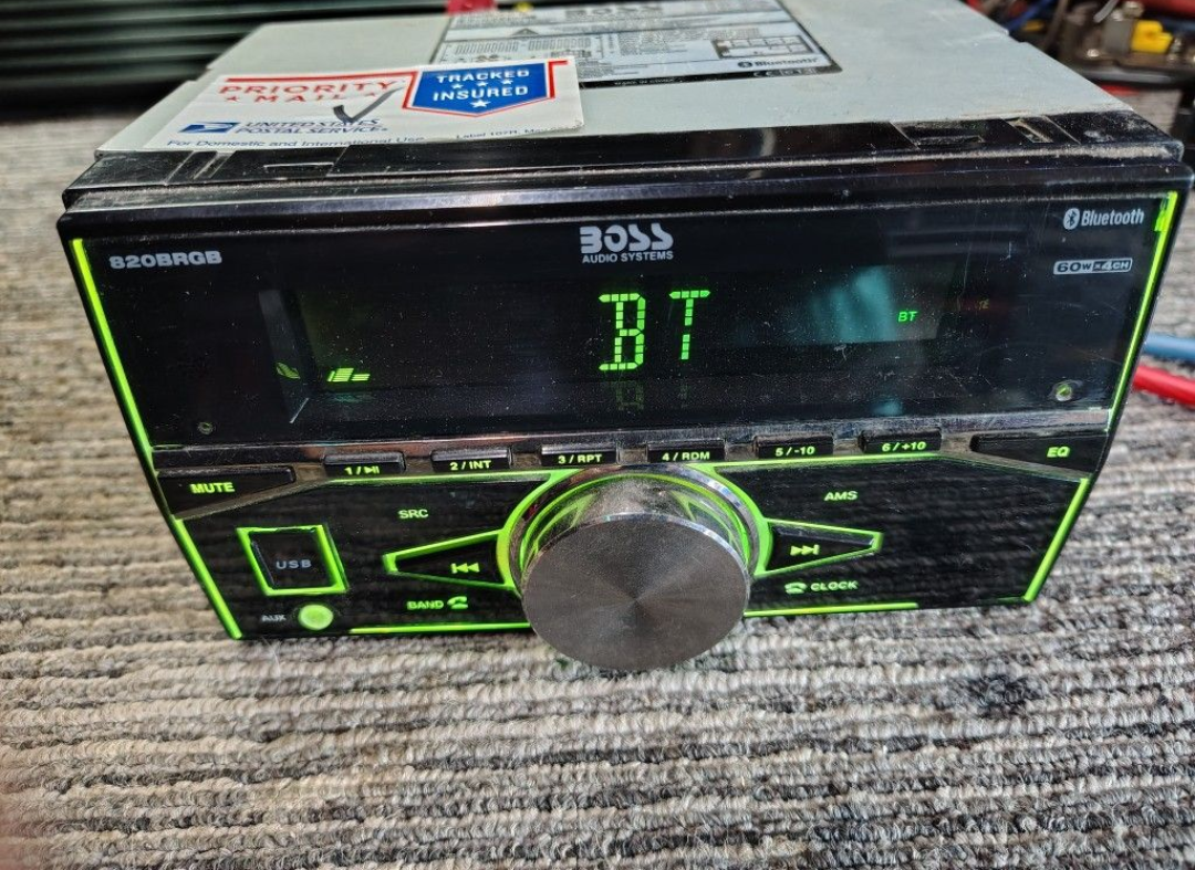 BOSS Audio 820BRGB Bluetooth USB AUXILIARY