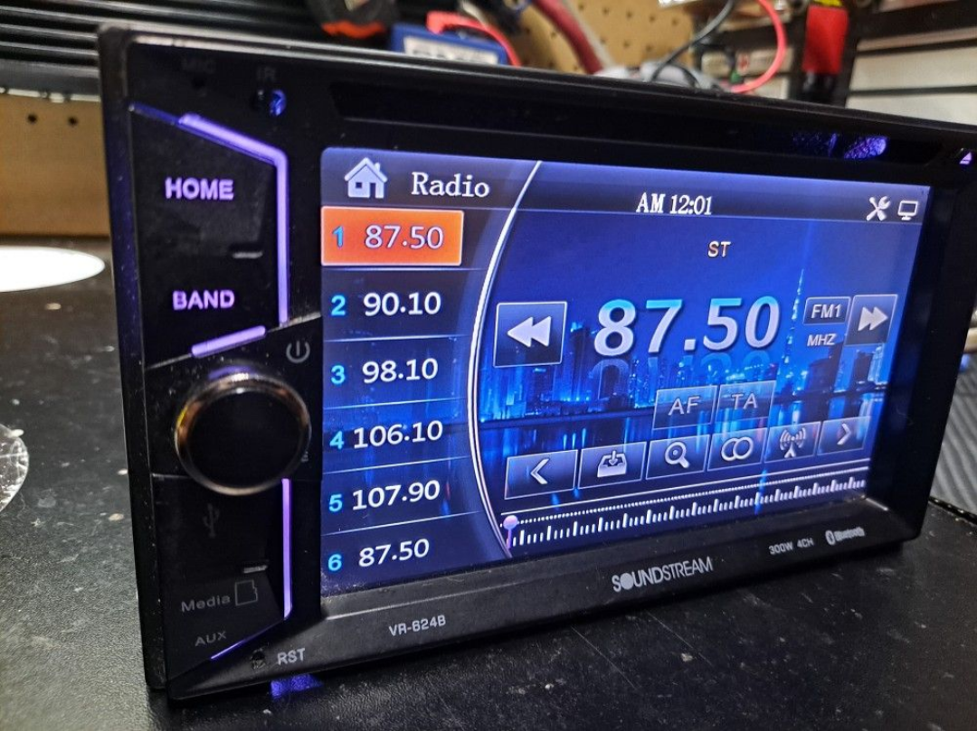Soundstream VR-624B 6.2" Double DIN DVD Receiver with Bluetooth