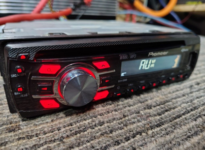 Pioneer DEH-33HD
CD receiver USB Auxiliary