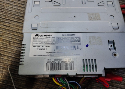 Pioneer DEH-2800MP
CD receiver with MP3/WMA playback
