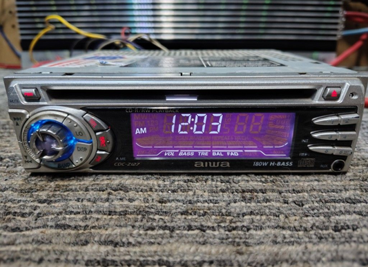 Aiwa CDC-Z127
CD Receiver & Auxiliary