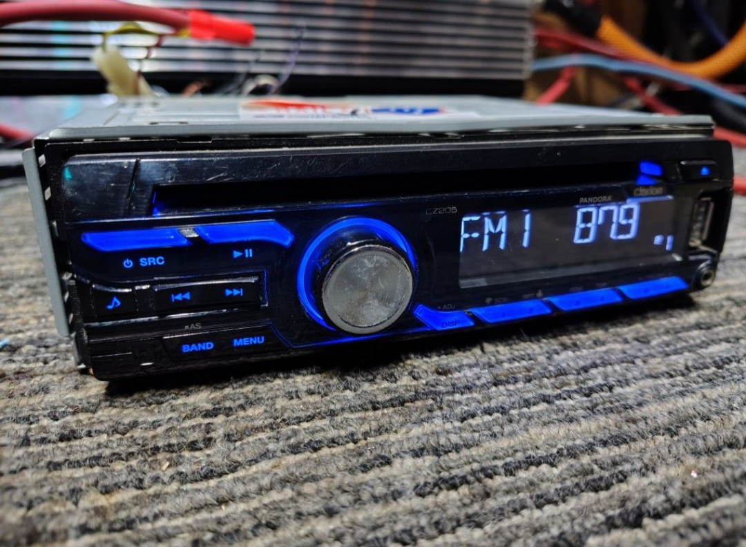 Clarion CZ205