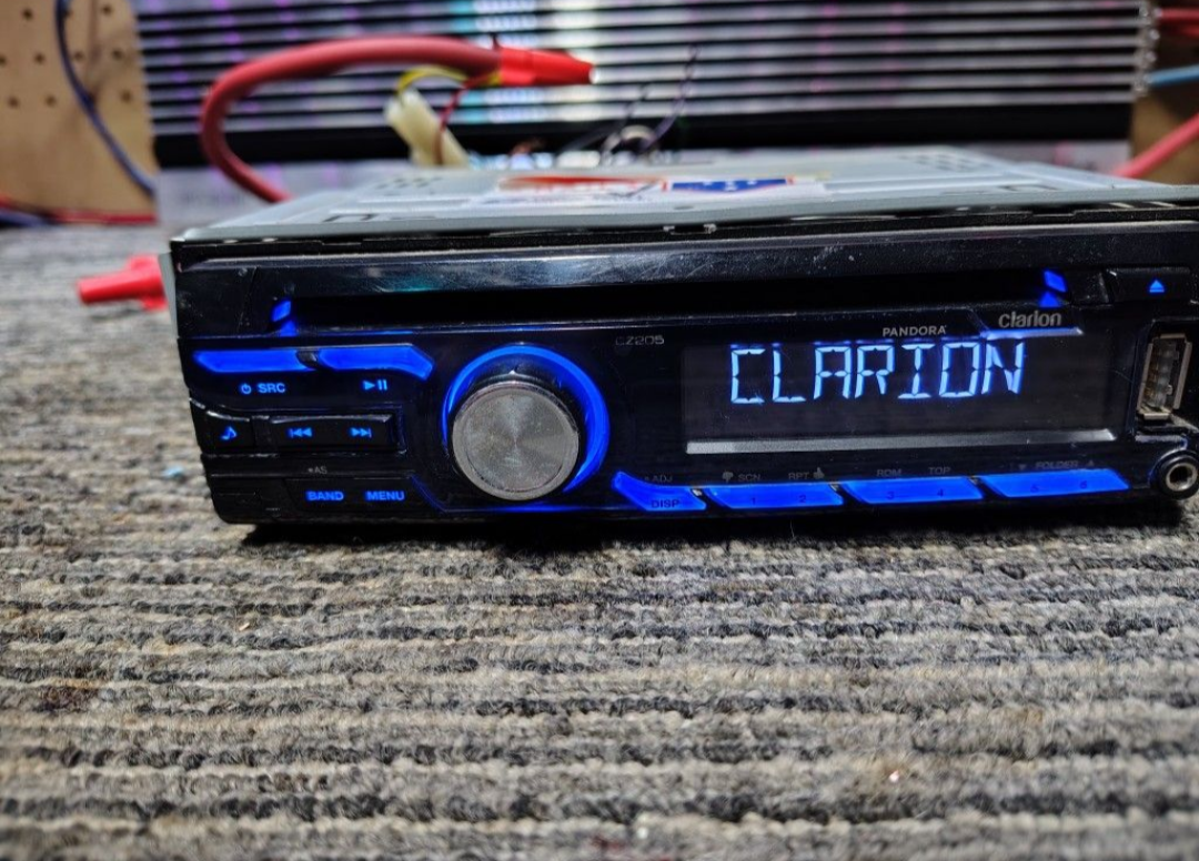 Clarion CZ205