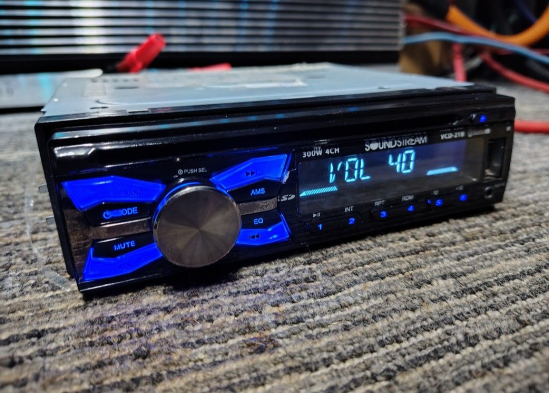 Soundstream VCD-21B Single-DIN In-Dash CD Receiver with USB and Bluetooth