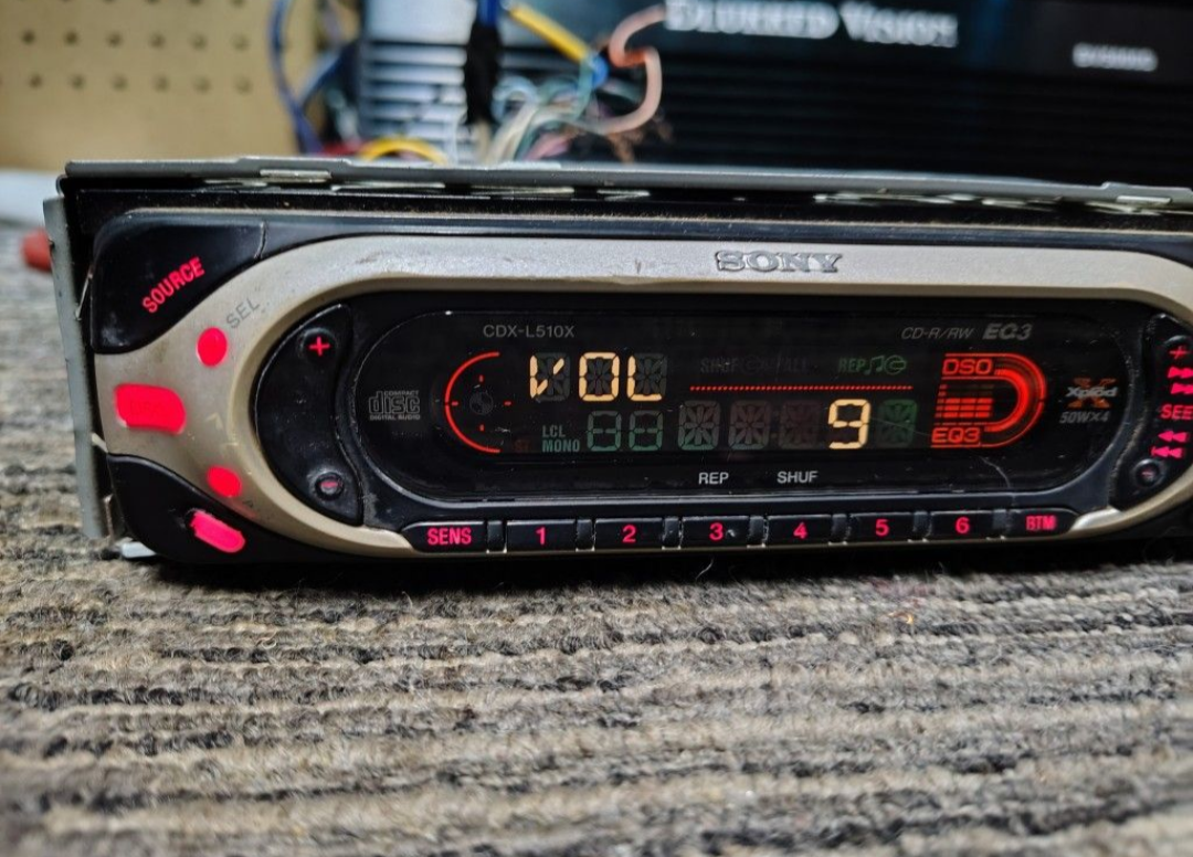 Sony CDX-L510X
CD Receiver