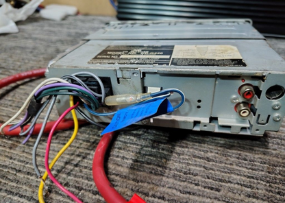 JVC KD-G220
CD receiver with MP3/WMA playback