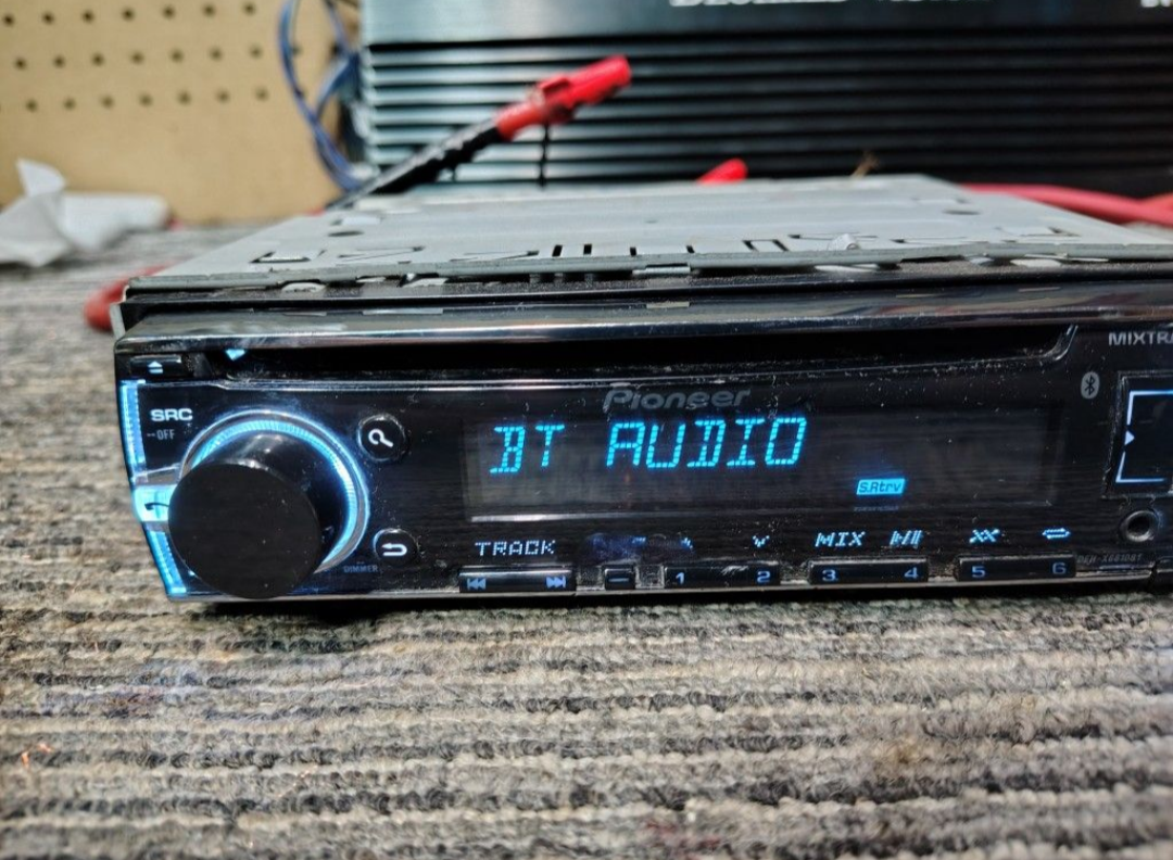 Pioneer DEH-X6810BT Bluetooth USB Auxiliary
