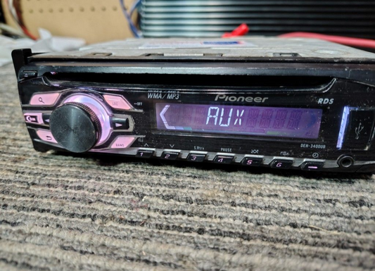 Pioneer DEH-3400UB
CD receiver USB And Auxiliary