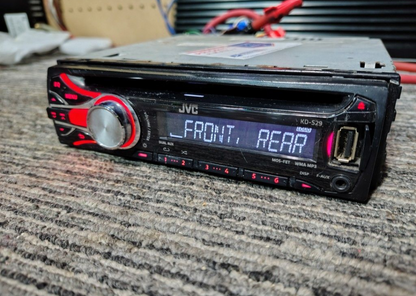 JVC  KD-S29
USB/CD Receiver with Dual Auxiliary Ports and iPhone/iPod Control