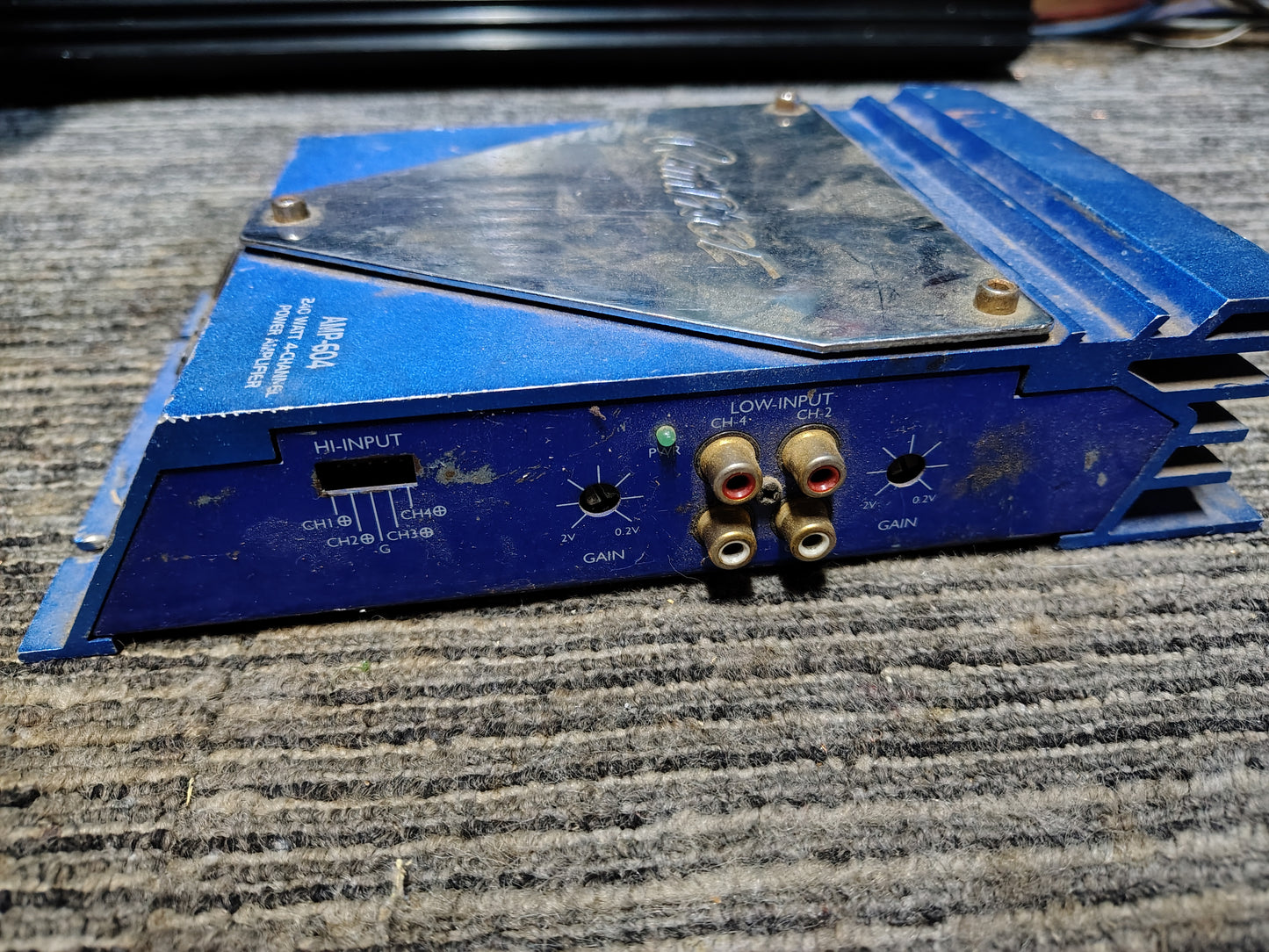 Rare Rampage by AUDIOVOX AMP604 240-Watt (4-Channel)