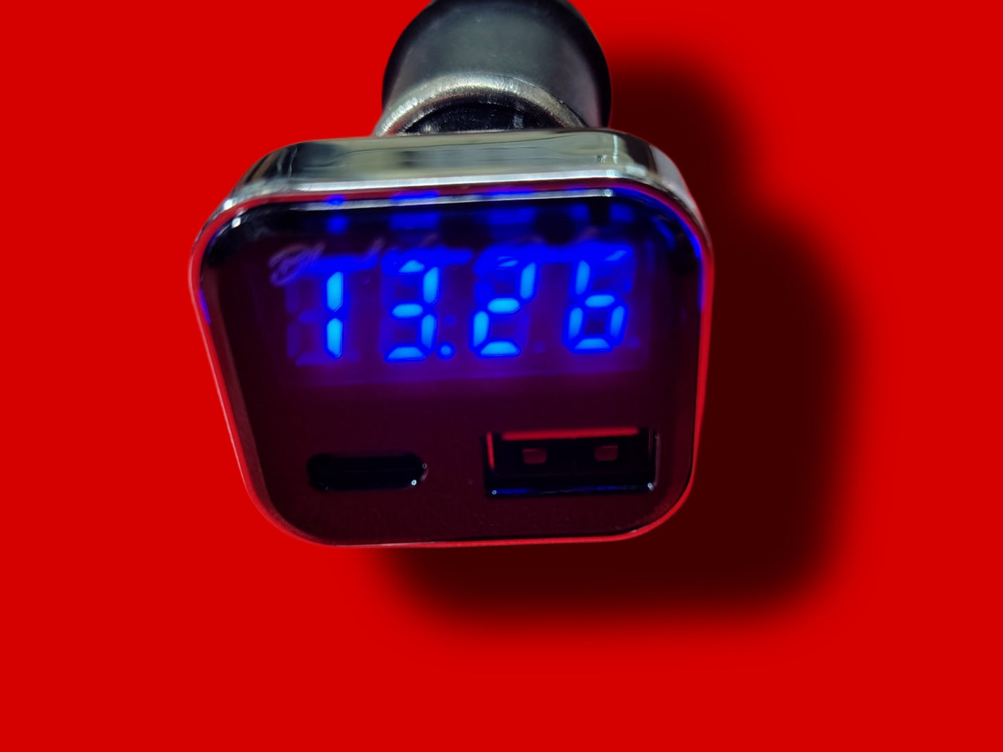 Blurred Vision Audio BV-KMD-KN318 Smart Car Charger With Voltage Read out USB C Adapter with Volt Meter, 30W C fast charging Blue Led