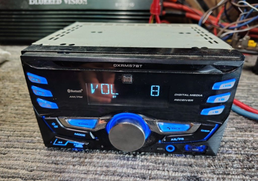 Dual DXRM57BT Digital media receiver
