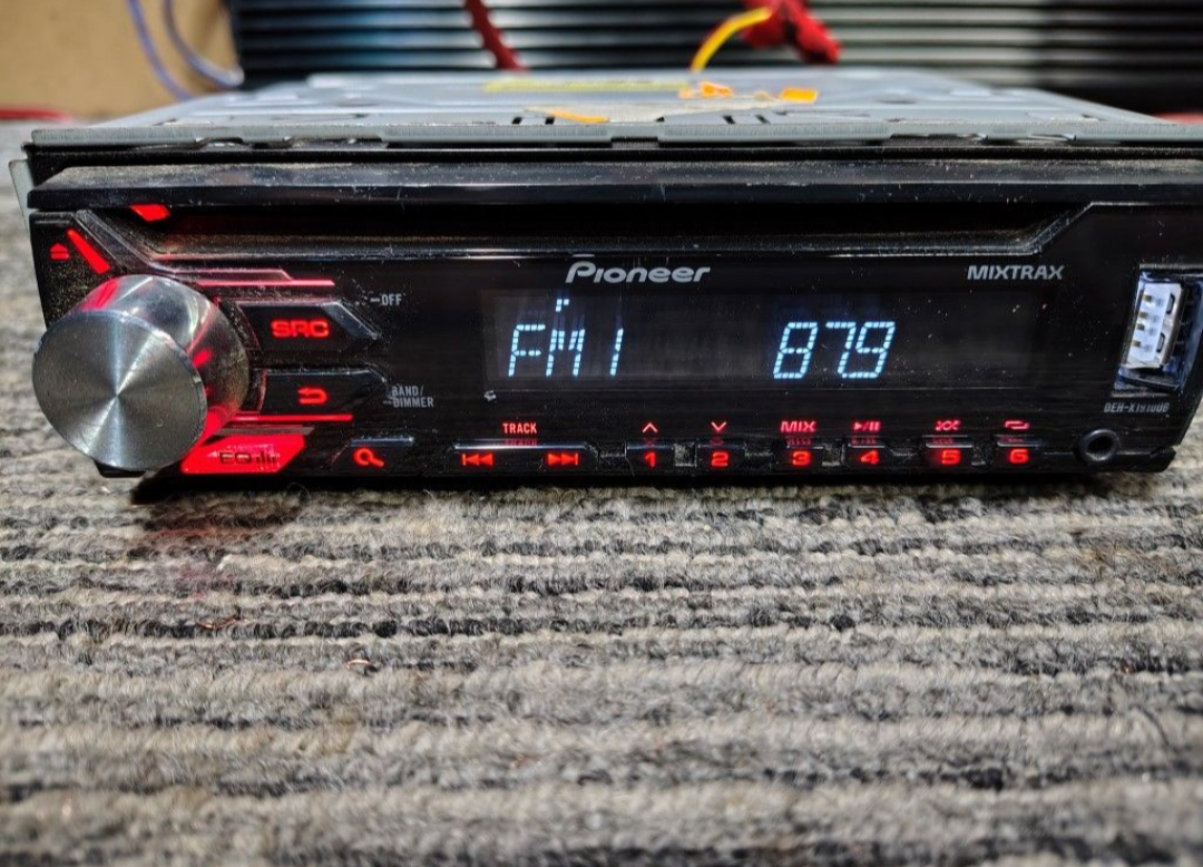 Pioneer DEH-X1910UB
CD receiver Auxiliary Usb