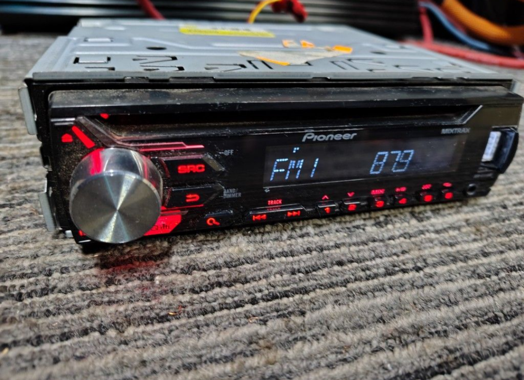 Pioneer DEH-X1910UB
CD receiver Auxiliary Usb
