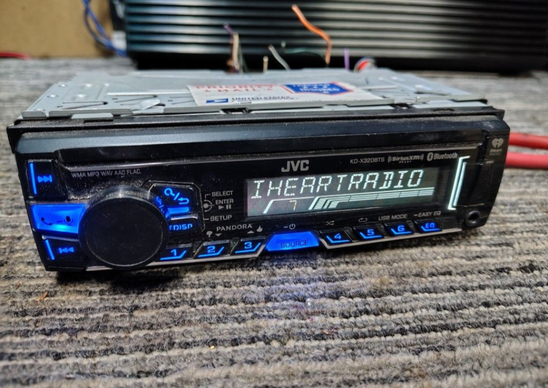 JVC KD-X320BTS
Digital media reiciver
