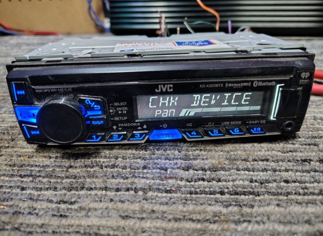 JVC KD-X320BTS
Digital media reiciver