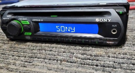 Sony CDX-GT110
CD player & Auxiliary
