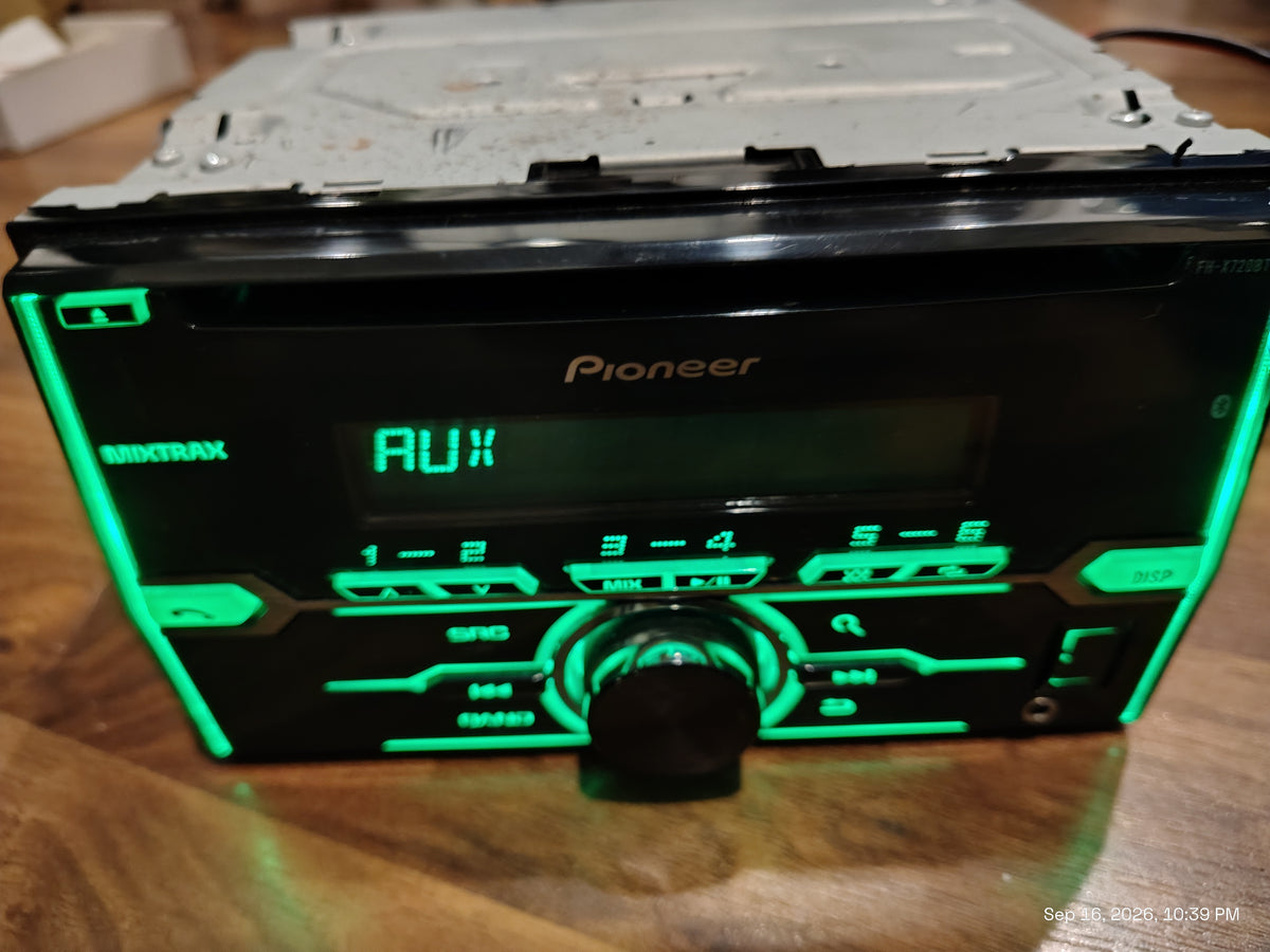 Pioneer FH-X720BT 2 DIN In-Dash CD Player Stereo Bluetooth USB AUX Tested ✅