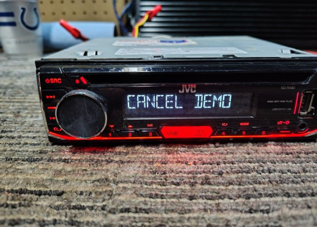 JVC KD-R490
CD receiver USB & Auxiliary